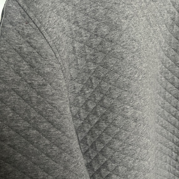 Men’s Gray Quilted Sweater, Medium - Picture 9 of 10
